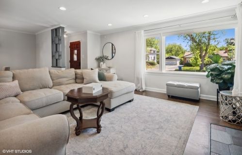 314 Elm Ave, Elmhurst, IL 60126-2328