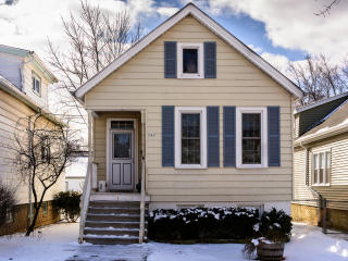 341 Schiller St, Milwaukee, WI 53207-2019