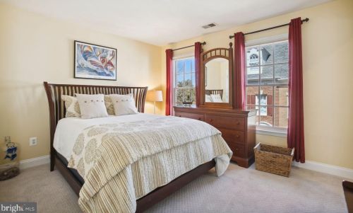 321 Fayette St, Alexandria VA 22314-2434 exterior