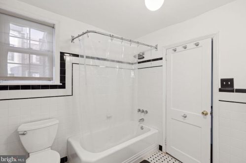 935 6th St, Philadelphia PA  19123-1405 exterior