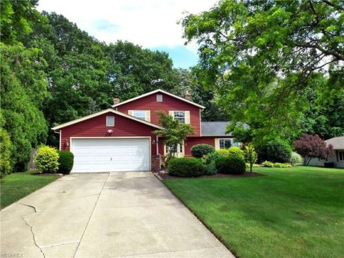 5865 Elm Hl Dr, Cleveland OH  44139-1947 exterior