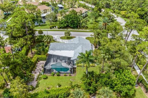 2232 Buckingham Ln, Naples FL exterior