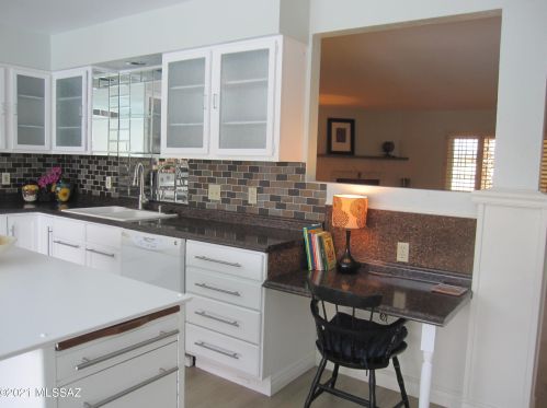 735 Abrego Dr, Green Valley AZ 85614-3637 exterior