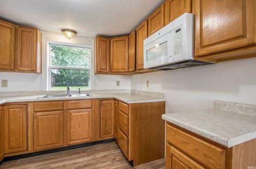 13568 Day Rd, Mishawaka IN 46545-4730 exterior