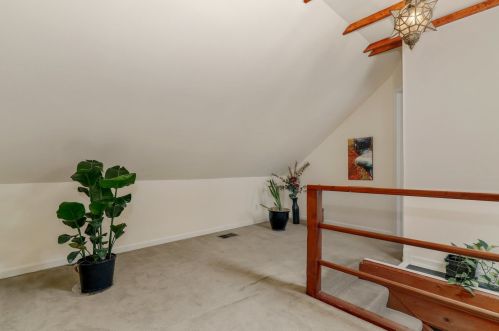 1817 Honore St, Chicago IL 60657-2007 exterior