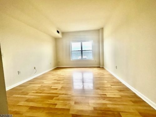 358 Rector St, Perth Amboy NJ 08861-4424 exterior