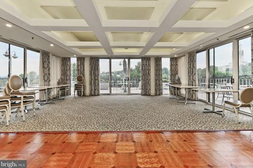 2181 Jamieson Ave, Alexandria VA 22314-5747 exterior