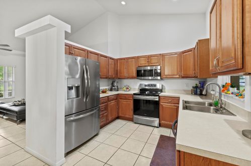 1808 Fears Ave, Fort Pierce FL  34953-4526 exterior