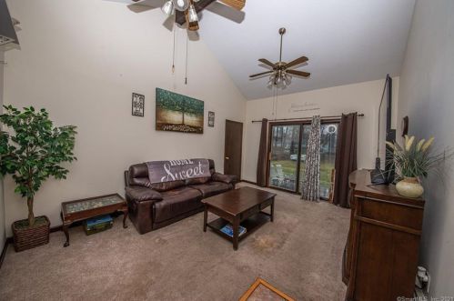 2 Ann St, Enfield, CT 06082-5910