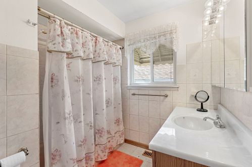 634 95th St, Chicago IL 60617-5053 exterior