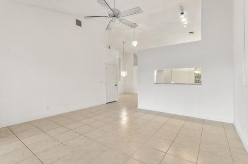 6379 Long Key Ln, Boynton Beach, FL 33472-2375