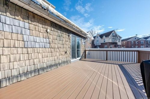 3327 Campbell Dr, Bronx NY 10465-1358 exterior