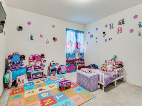 6807 Clark Vista Dr, Dallas TX  75236-5811 exterior