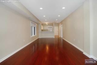101 Rutledge Ct, Edgewater NJ  07020-1658 exterior
