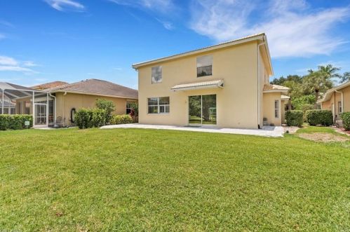 2042 Morning Sun Ln, Naples FL 34119-3323 exterior