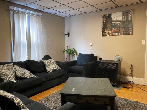 55 Vernon St, Worcester MA 01610-1935 exterior