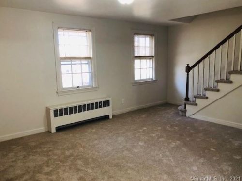 27 Lansdale Ave, Milford CT 06460-5153 exterior