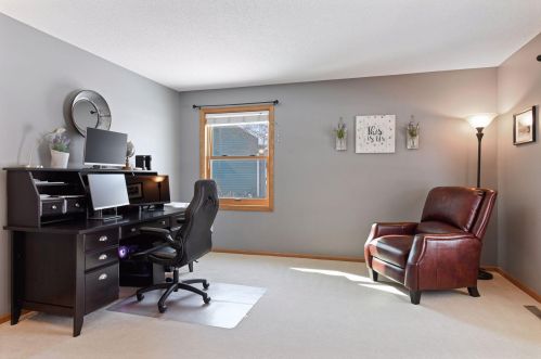 799 Ashley Dr, Chaska MN 55318-1540 exterior