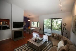 12110 Rochester Ave, Los Angeles CA  90025-2068 exterior