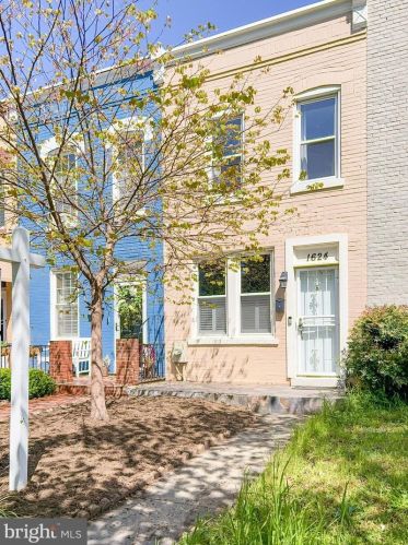 1624 D St, Washington DC  20003-2440 exterior