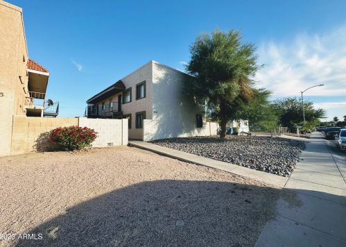 8841 2nd Way, Phoenix, AZ 85020-2863