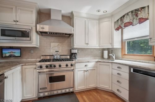 1504 Pine Grove Ave, Westfield, NJ 07090-2225