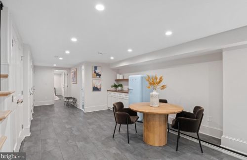 1744 T St, Washington DC 20009-7102 exterior