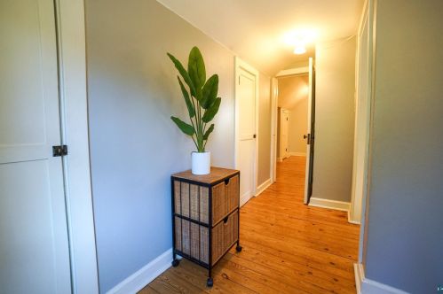 2846 Hutchinson Rd, Duluth MN 55811-2876 exterior