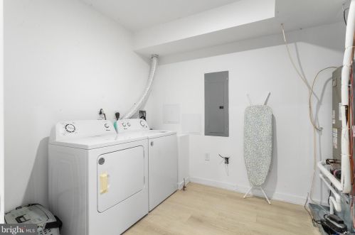 1950 8th St, Philadelphia PA 19122-2023 exterior