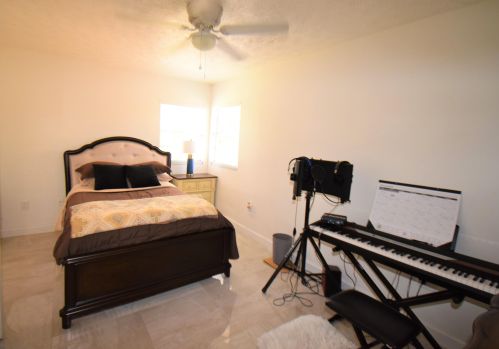 890 Walters Ter, Fort Pierce FL  34983-3987 exterior