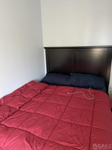 38 Semel Ave, Iselin NJ 08830-1109 exterior