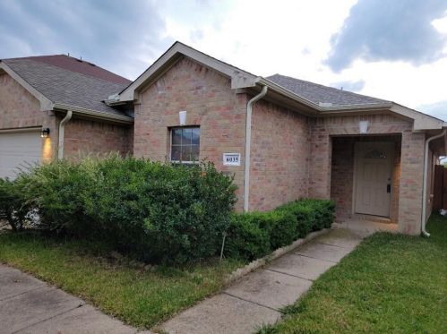 6035 Harbor Glen Dr, Dallas TX  75249-2826 exterior
