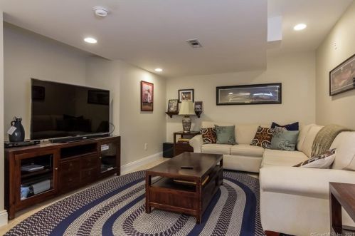 22 Running Brk Dr, Deep River CT 06419-1309 exterior