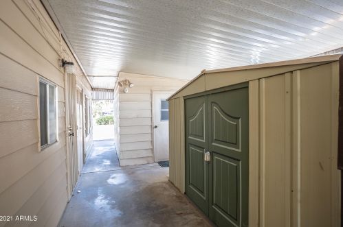 9101 Country Clb Dr, Chandler AZ 85248-6420 exterior