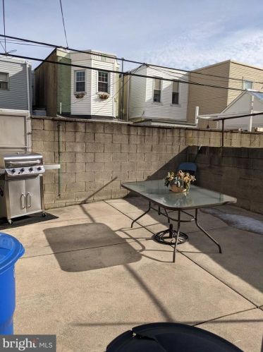 1909 3 St, Philadelphia PA 19122-0022 exterior