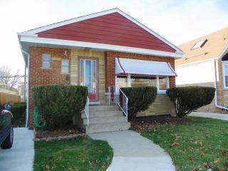 5046 Nagle Ave, Chicago IL  60638-1318 exterior