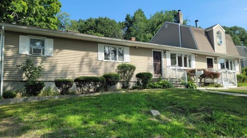 80 Cornflower Dr, Milford, CT 06460-6906