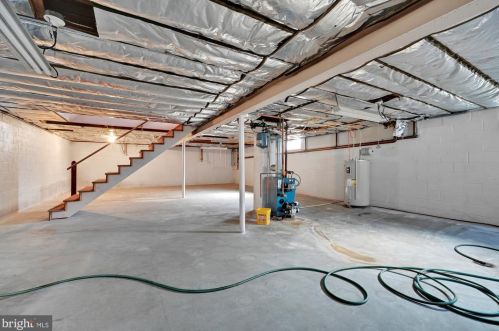 924 Sherry Ln, Lancaster PA 17601-2024 exterior