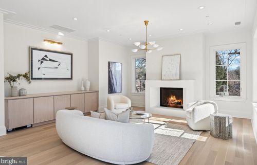 4526 Hawthorne St, Washington DC 20016-3570 exterior