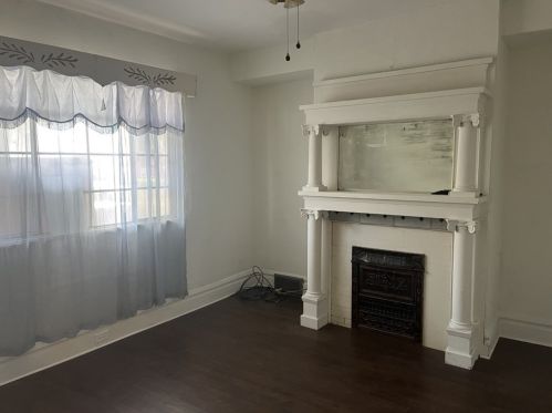 22 Ainsworth St, Pittsburgh PA  15220-5702 exterior