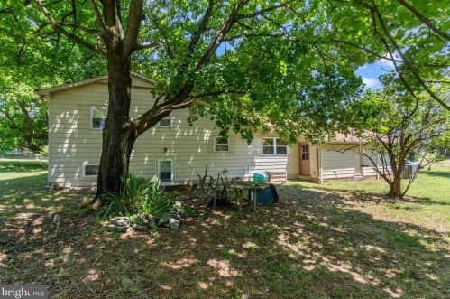 1500 Wrightstown Rd, Upper Makefield PA 18940-2815 exterior