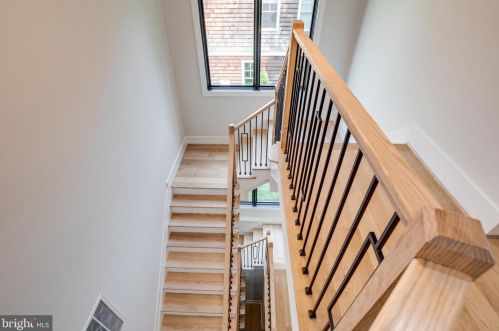 6801 Dillon Ave, Mc Lean VA  22101-4435 exterior