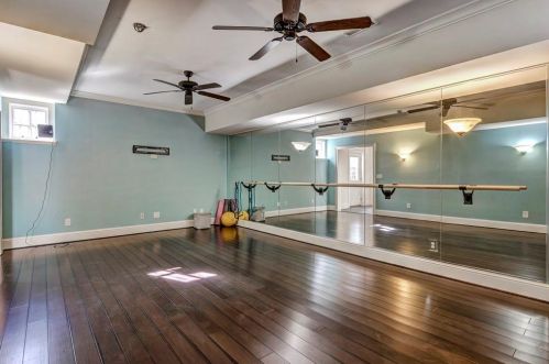 2181 Brookview Dr, Atlanta GA 30339-4606 exterior