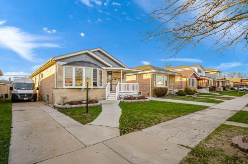 10334 Drake Ave, Chicago, IL 60655-2402