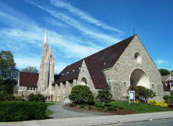 35 Ash St, Newton, MA 02466-1818