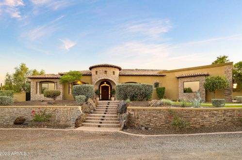 34309 5th Ave, Phoenix, AZ 85085-6046