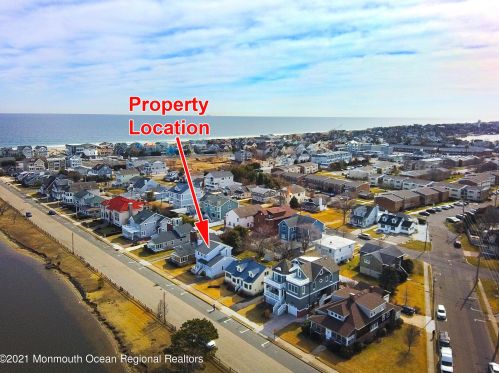 320 Elizabeth Ave, Point Pleasant Beach NJ 08742-4133 exterior