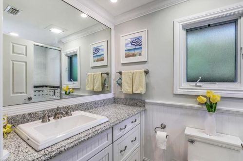 635 Anchor Rode Dr, Naples FL 34103-2716 exterior