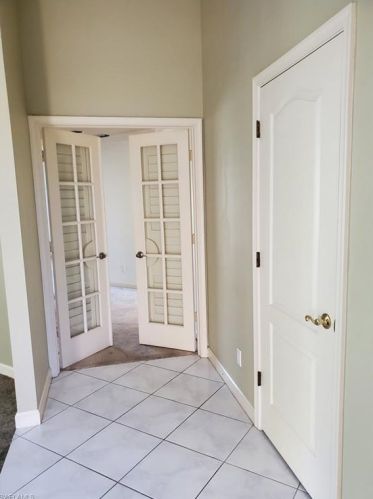 2505 Kings Lk Blvd, Naples FL 34112-5400 exterior