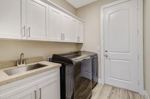 2080 14 Ave, Naples FL 34120-9091 exterior